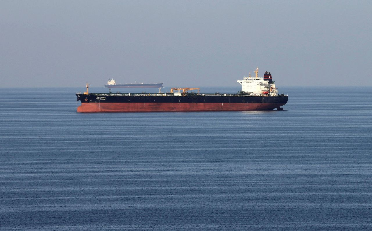 posts/2025-06-22t143738z-1716031775-rc2p7favmxdh-rtrmadp-3-oil-shipping-hormuz.png
